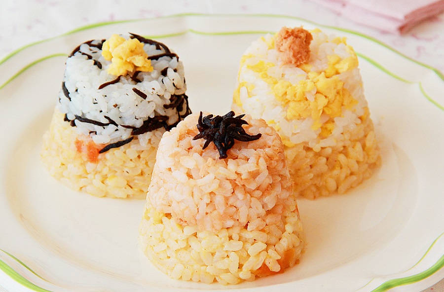 ひな祭りのカップ寿司ケーキ