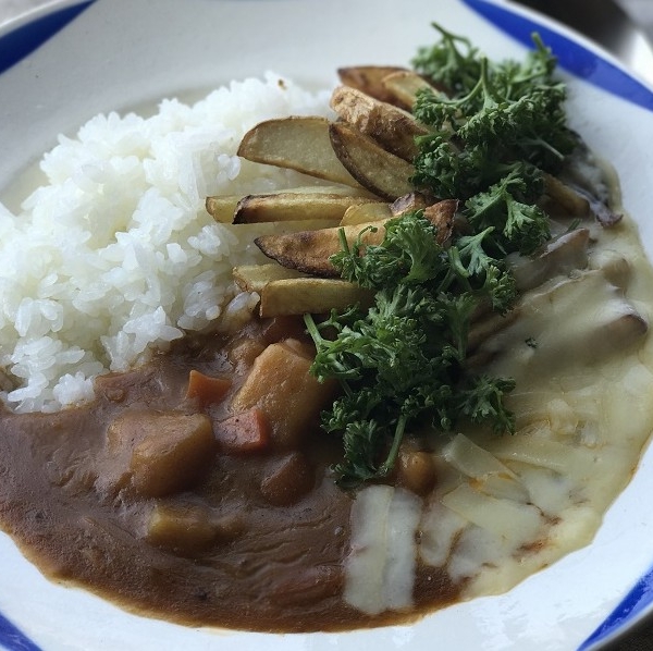 寒くなる時期にぴったりのカレーうどん レトルトカレーのレシピ ボンカレー公式サイト