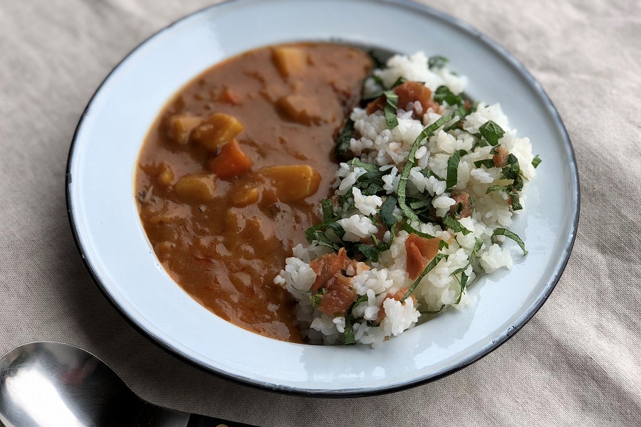夏バテしちゃう日でも食べられる さっぱり梅バターごはんカレー レトルトカレーのレシピ ボンカレー公式サイト